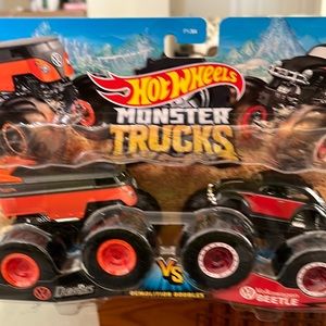 HOT WHEELS MONSTER TRUCKS.